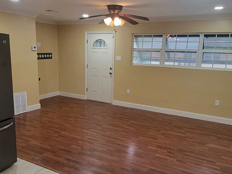 8649 Grant St — Photo 4