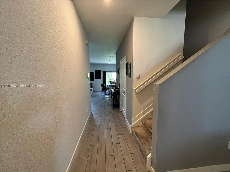 830 SE 19th St — Photo 8