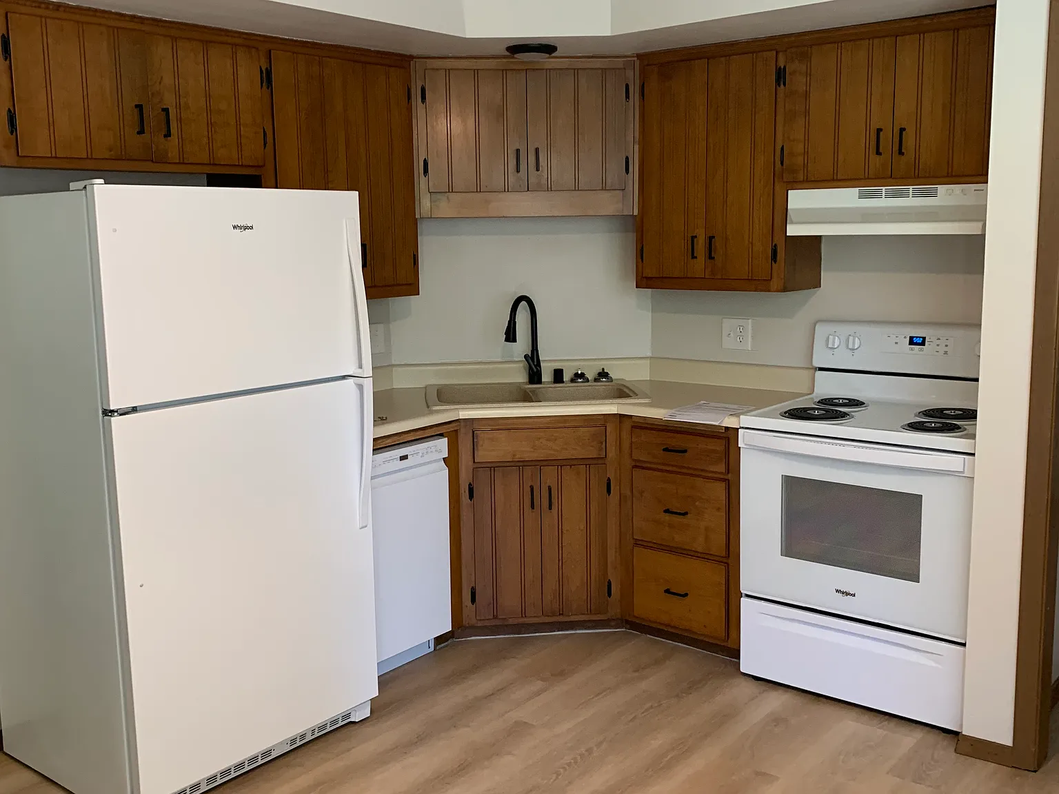 2 bed, 860 sqft, $1,050 — Photo 2