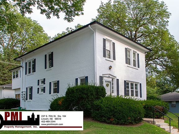 2nd image of 944 Forest Ave