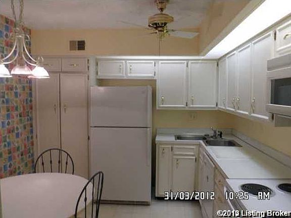 5th image of 1600 Gardiner Ln APT 104B