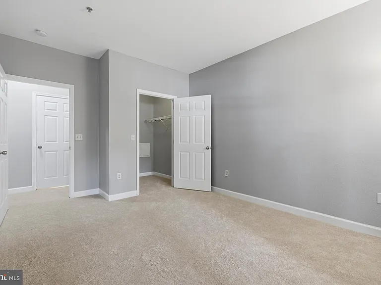 501 Hungerford Dr #144 — Photo 23