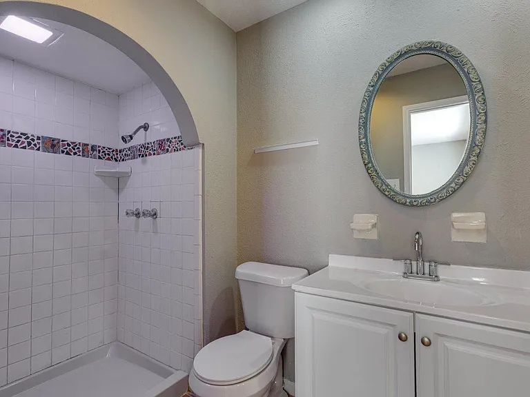 5709 Christie Ln — Photo 4