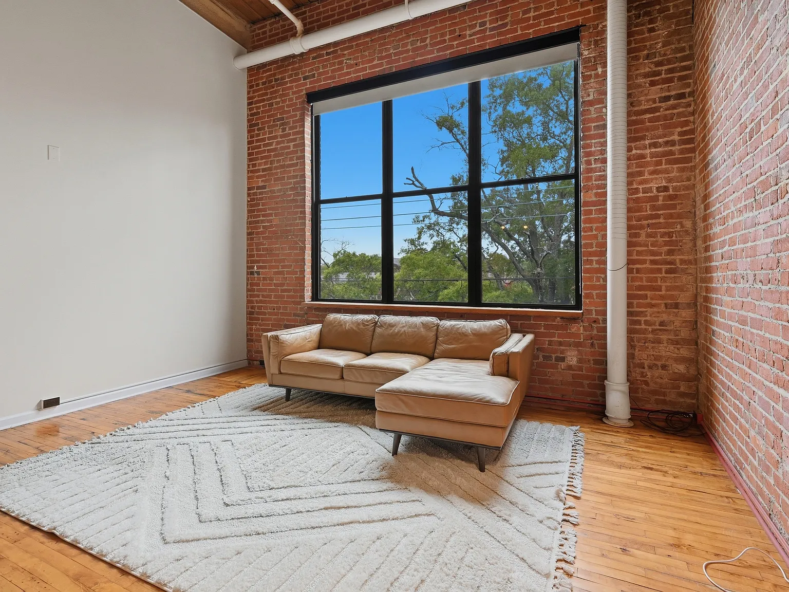 2 bed, 865 sqft, $2,100 — Photo 4