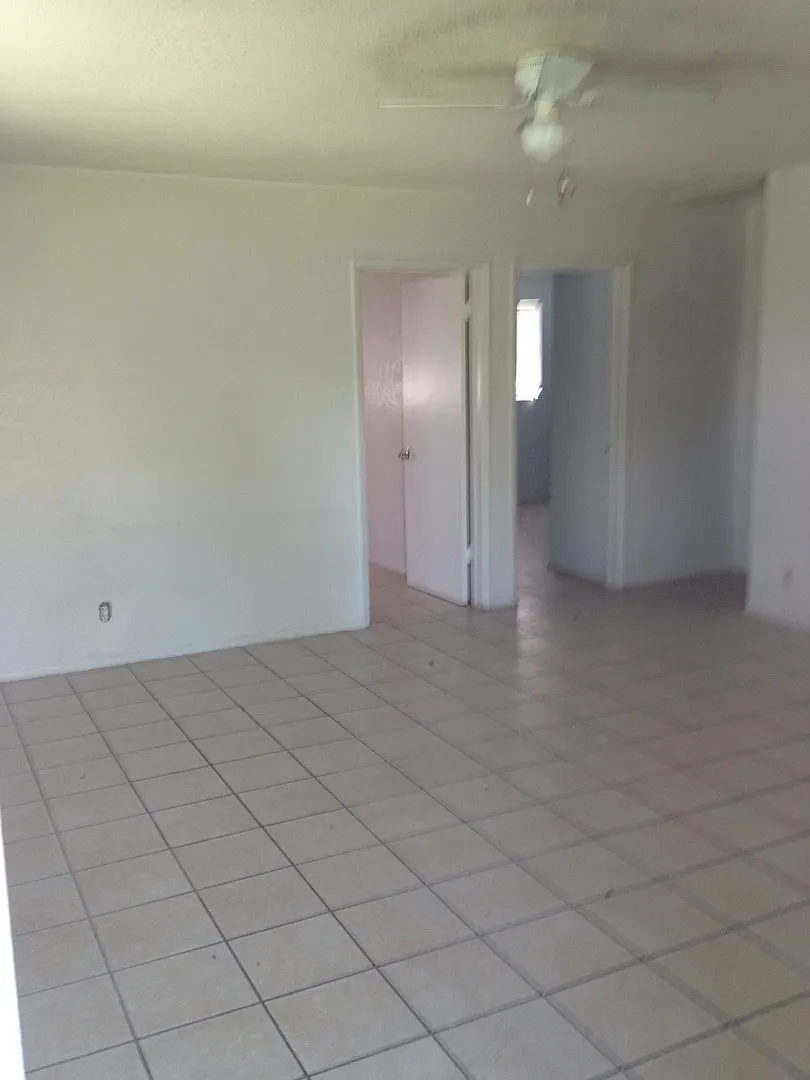 709 Sw 15 Ave - Comm 8 — Photo 4