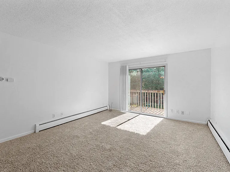 The 4220 Grand Apartments — Photo 18