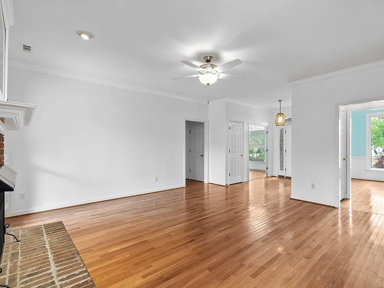 5044 Crosswinds Dr — Photo 9