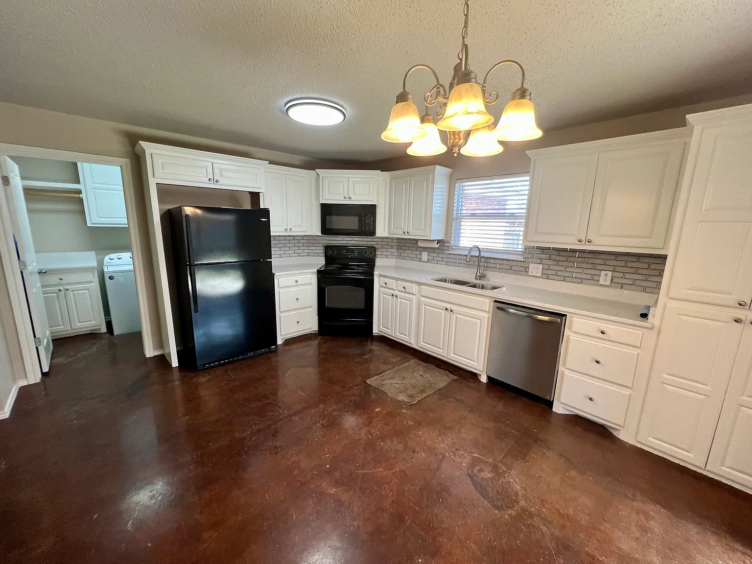 3 bed, 1331 sqft, $1,500 — Photo 4