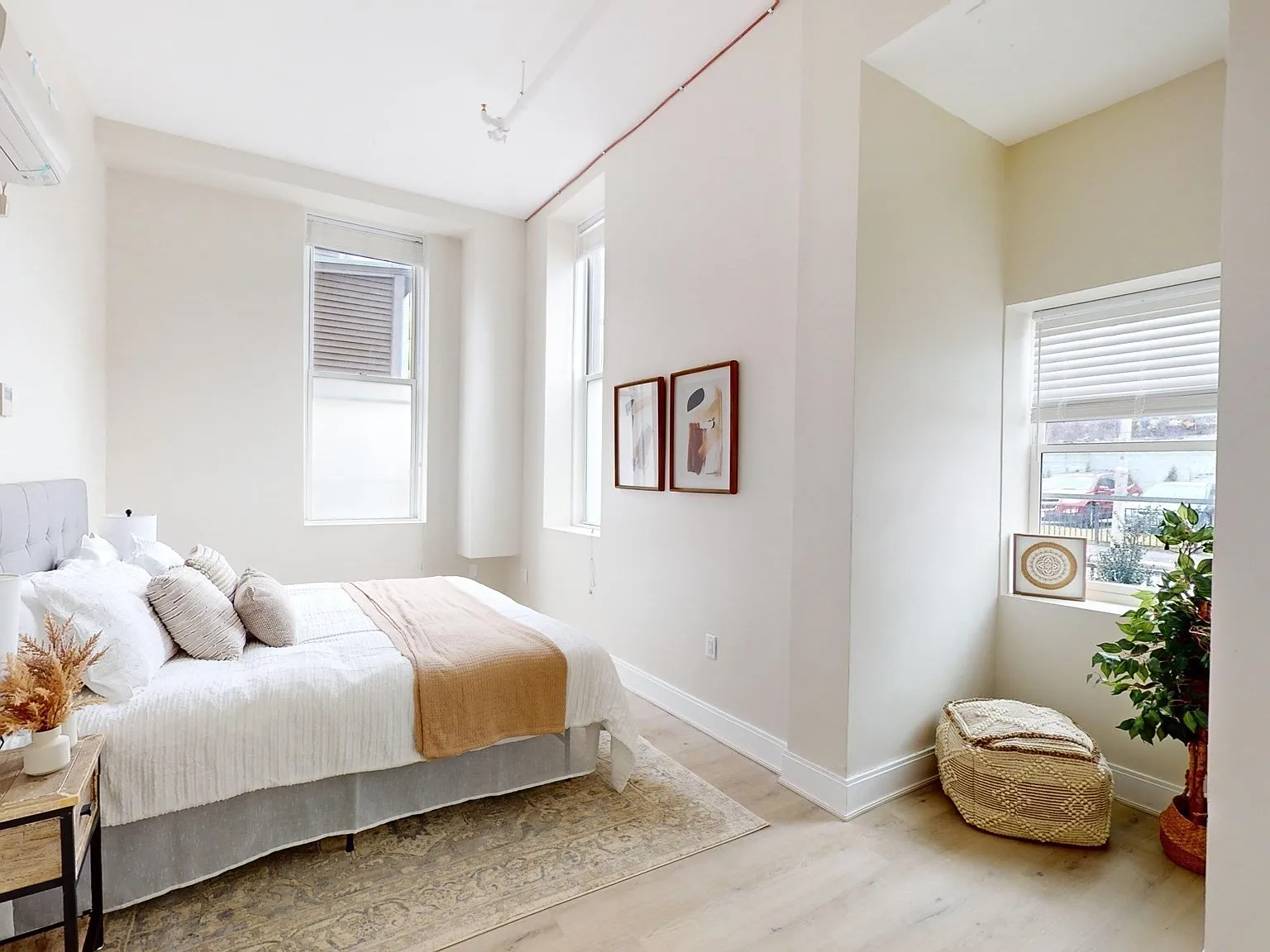 33 Hermon St — Photo 2