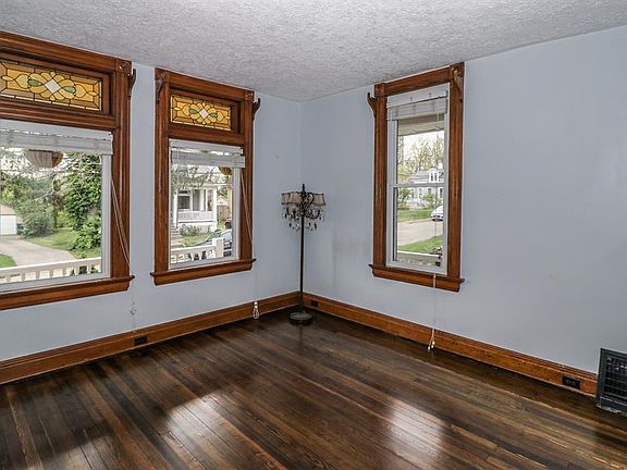 5th image of 3553 Larkspur Ave