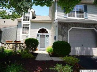 20 Madison Ct, Manalapan, NJ 07726