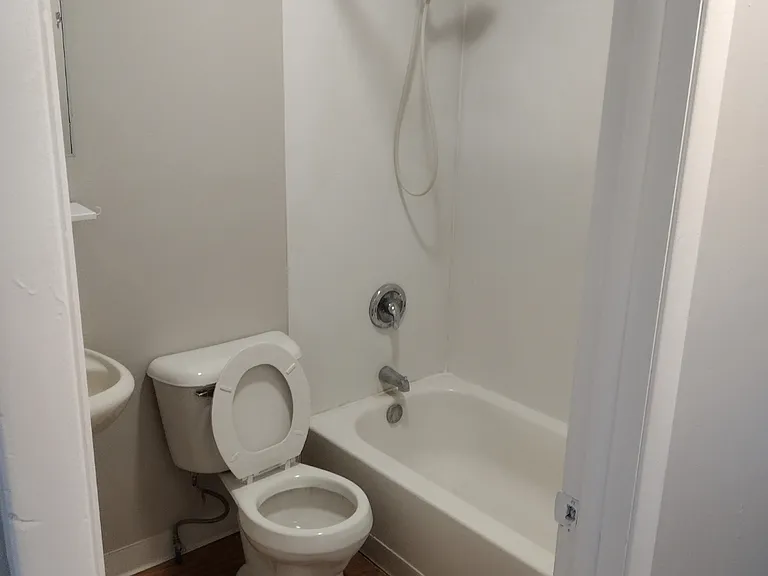 1321 Lafayette Ct — Photo 7
