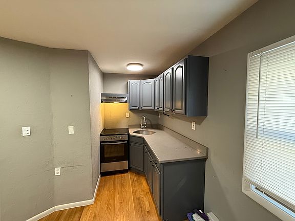 4th image of 181 Bowen St #1
