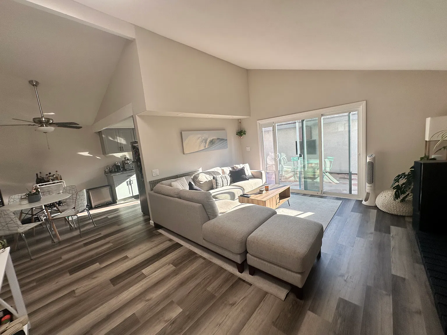2 bed, 1017 sqft, $3,500 — Photo 3