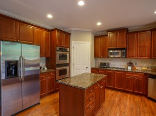 724 Crescent Cir, Canton, GA 30115