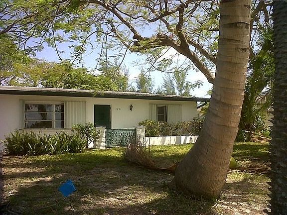 2nd image of 1291 Hilltop Dr