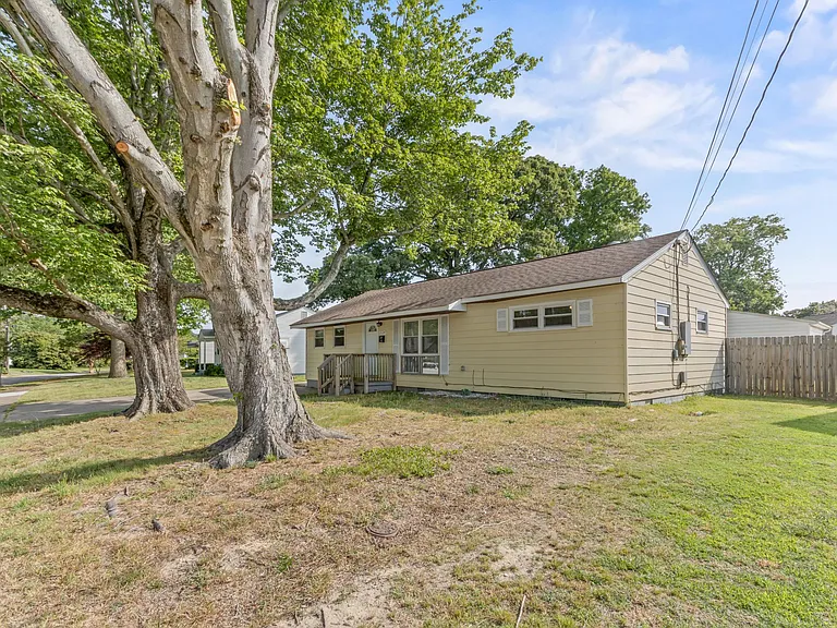 2124 Jeffrey Dr — Photo 18