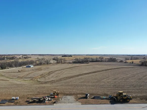 21750 Giles Rd, Gretna, NE 68028