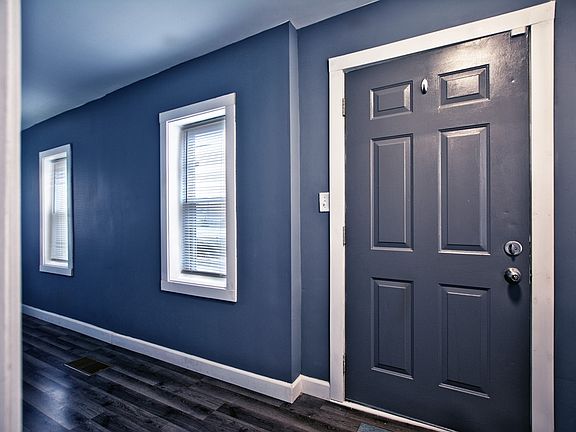 3rd image of 312 Fisher Ct