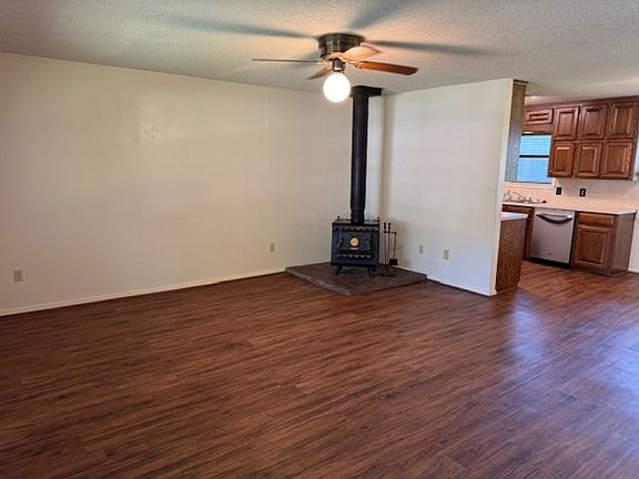 3rd image of 1102 Chad St