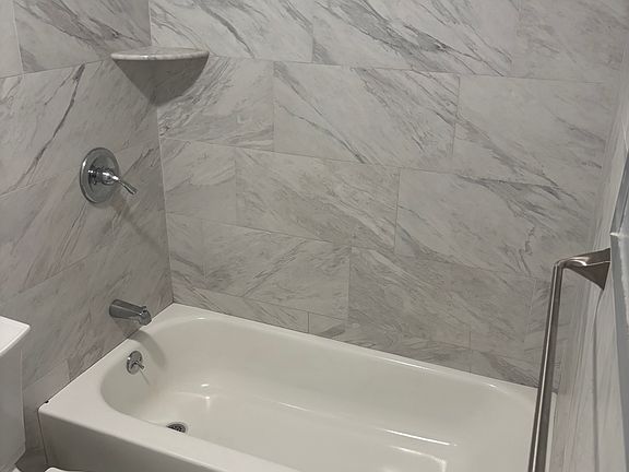 4th image of 467 Beach 22nd St #1