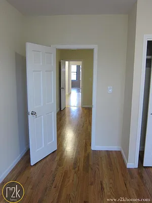 Rented by Realty 2000 Corp | media 6