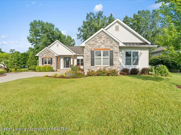 822 Laurelwood Dr, Lansing, MI 48917
