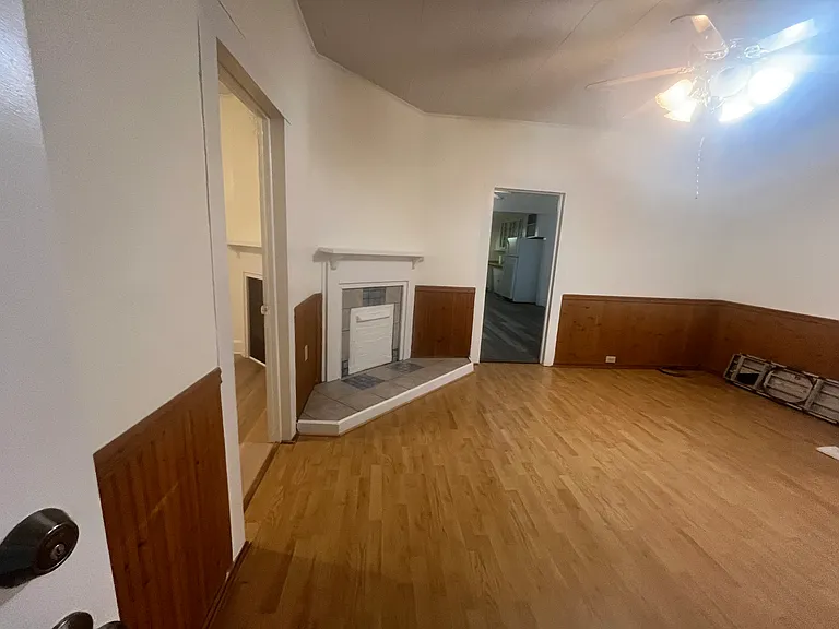 208 Price St — Photo 2