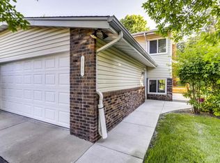 6190 Creek View Rdg, Minnetonka, MN 55345