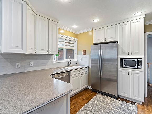 5th image of 2829 E Upland Dr