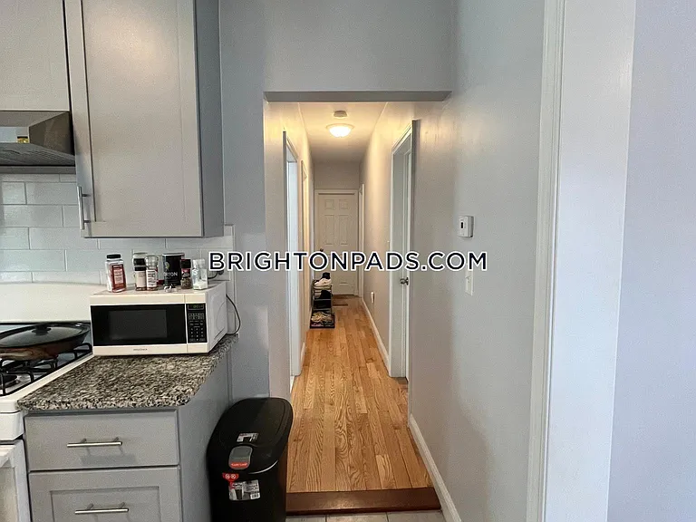 29 Waverly St #1 — Photo 7
