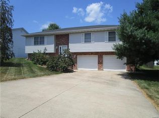 4218 Deer Run Dr, Hannibal, MO 63401