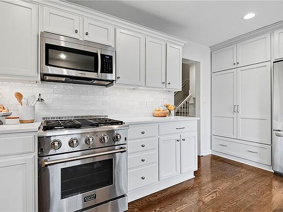 5th image of 9220 Beverly Dr