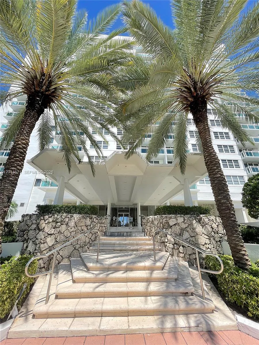 Building Photo - 6917 Collins Ave #614