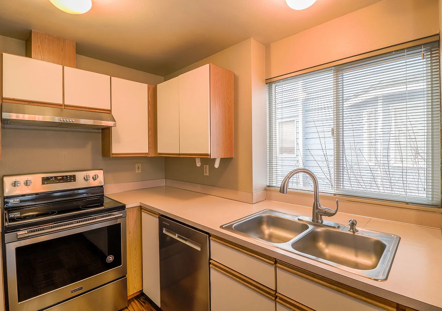 2 Bed 2 Bath - Park Location - NAS Whidbey — Photo 2