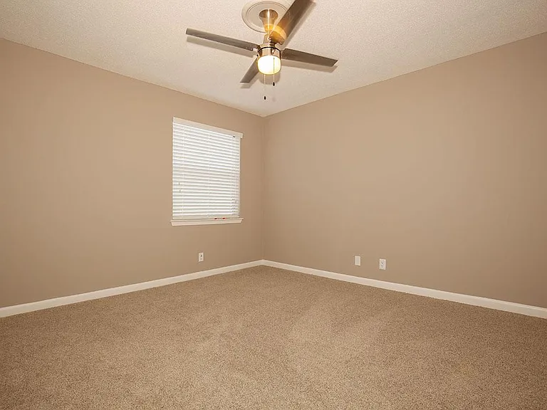 Laurel Ridge Apartments — Photo 48