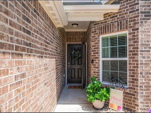3rd image of 1626 White Mountain Way