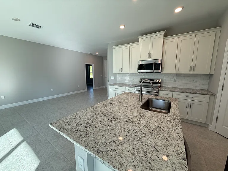 1026 Grant Blvd — Photo 6