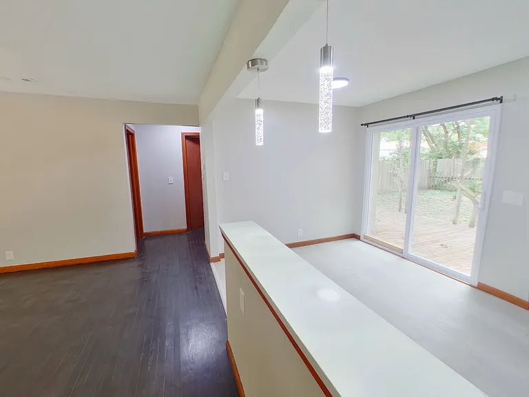 1739 S Lexington Rd — Photo 3