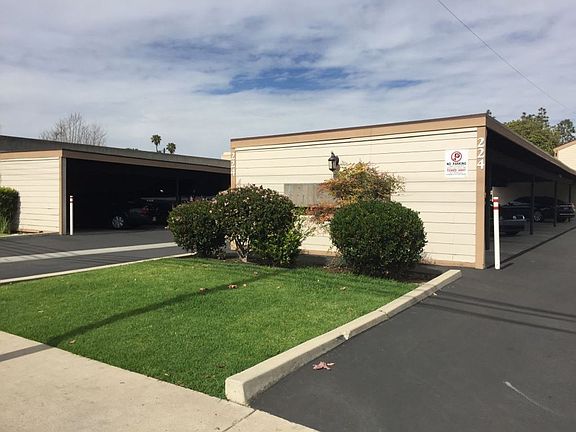3rd image of 224 Avocado St APT 9