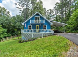 144 Pinehurst Dr, Hendersonville, NC 28792