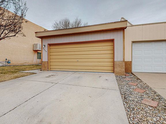 4th image of 7304 Canary Ln NE
