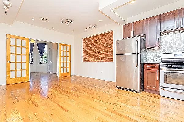 1st image of 776 Lincoln Pl #5
