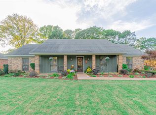 692 Hillsboro Rd, Montgomery, AL 36109