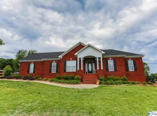 143 Wolf Creek Dr, Albertville, AL 35951