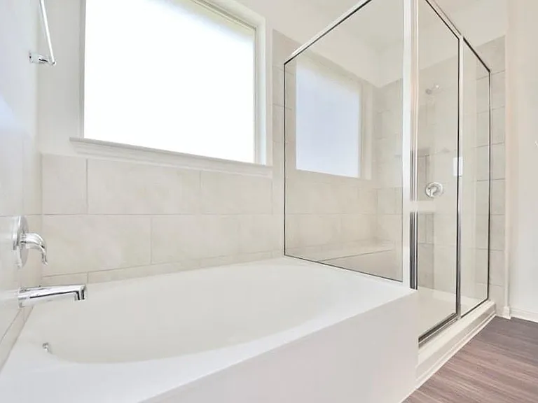 18325 Urbano Dr — Photo 15