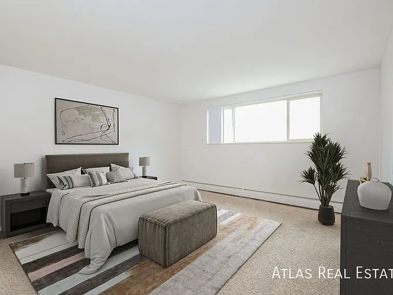 4993 N King St #303 — Photo 2