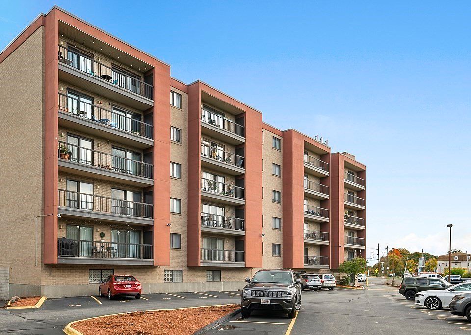 1st image of 292 Salem St APT 501