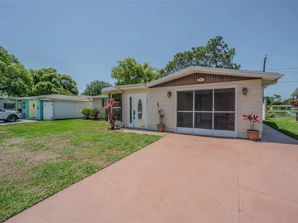 2051 Lyra Dr, Holiday, FL 34690