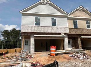 37 Creekside Commons Dr, Hoschton, GA 30548